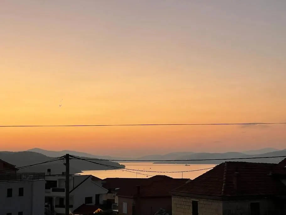 Holiday House - Lukatony With Sea View Trogir Croatia