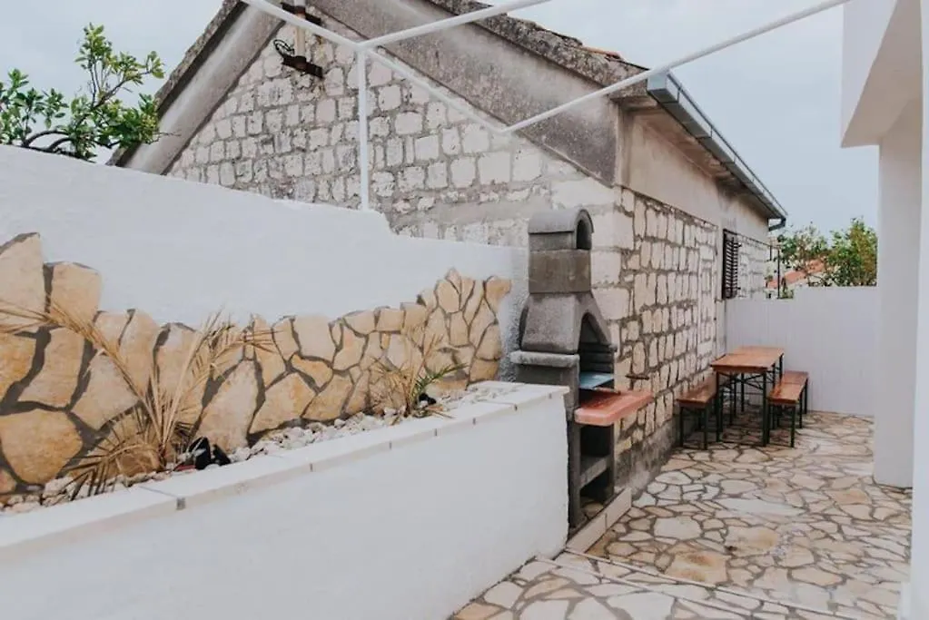 Holiday House - Lukatony With Sea View Trogir Сasa de vacaciones