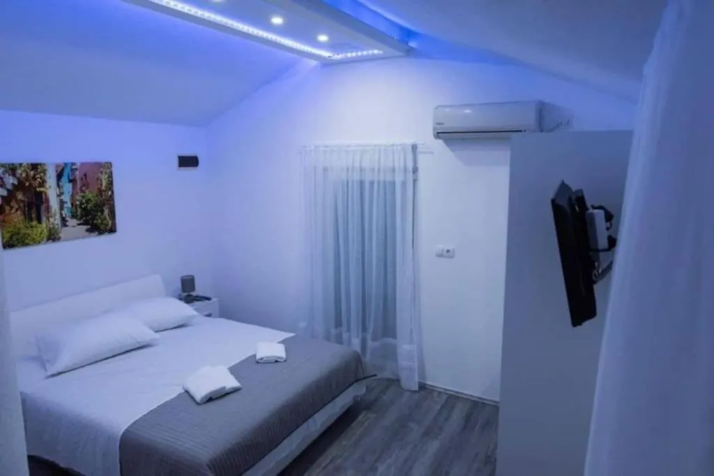 Holiday House - Lukatony With Sea View Trogir